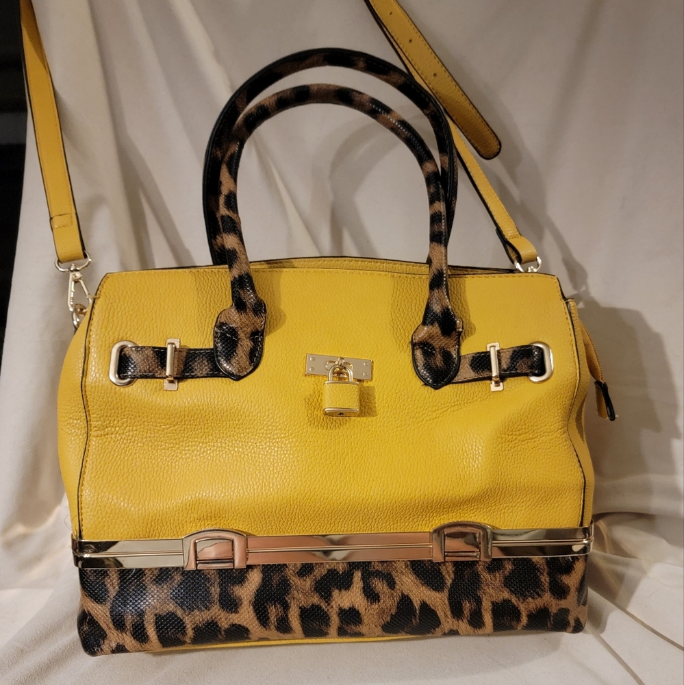 Cheetah print and yellow purse.